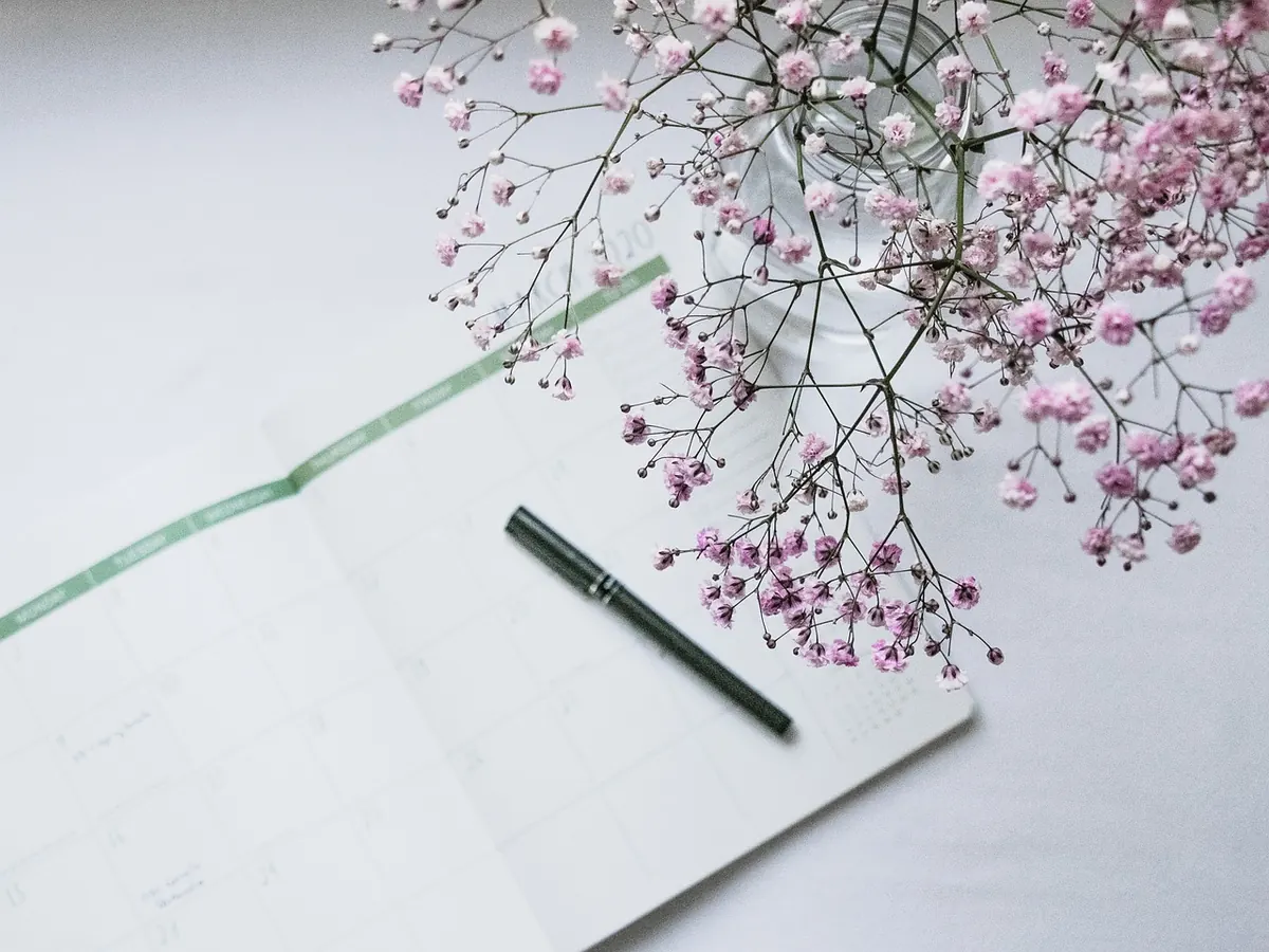 The 20-Minute Weekly Review: A Checklist for Staying on Top of Everything